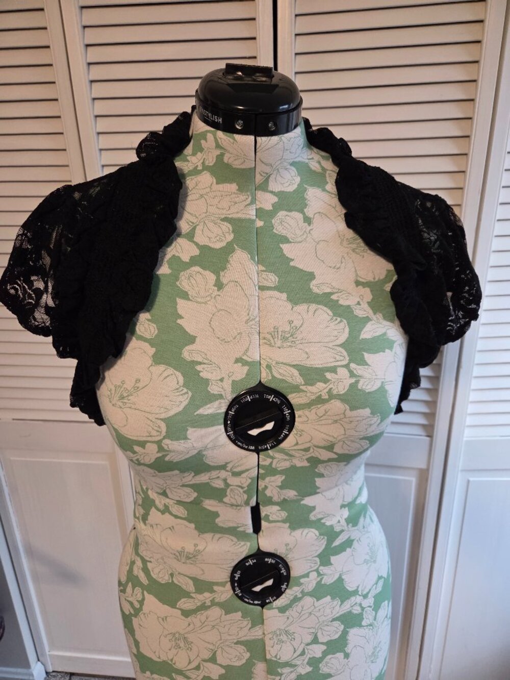 Black Lace Bolero Shrug